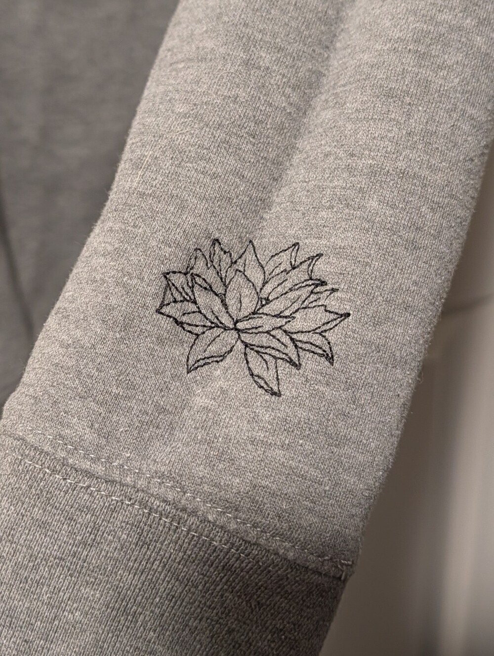 The White Lotus HBO Sweatshirt - Picture 4 of 7